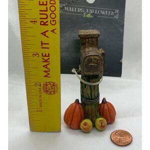 NIP Maker's Halloween Littles MAILBOX pumpkins wood miniature Joann Joann's